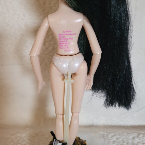 Bratz Bratzillaz Back to Magic Victoria Antique Doll 2013 MGA - Picture 13 of 17